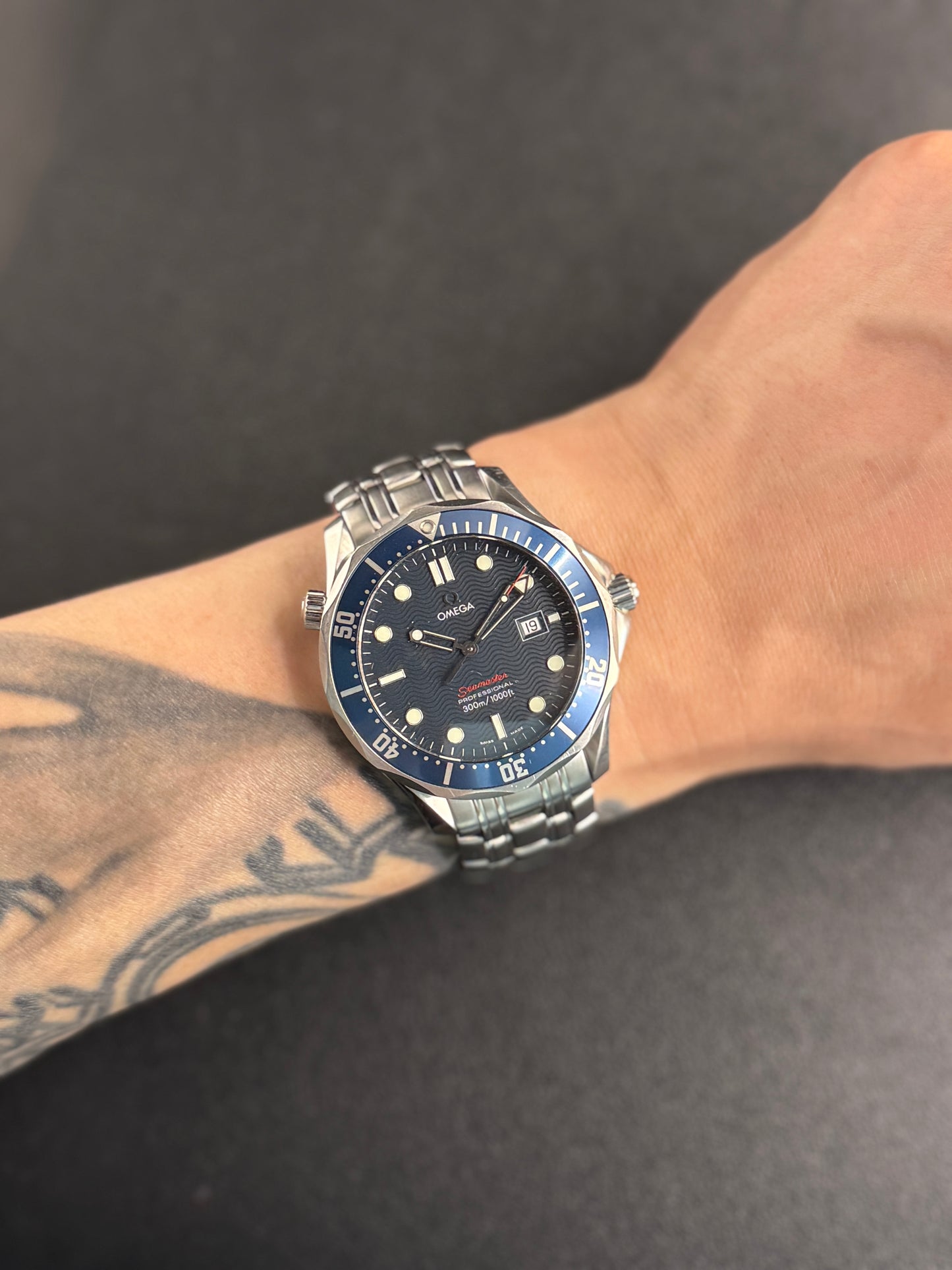 omega seamaster 2221.80 with cards