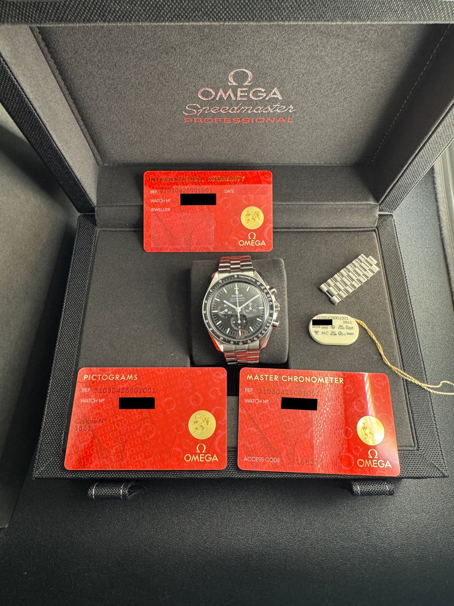 omega speed master hesalite 310.30.42.50.01.001