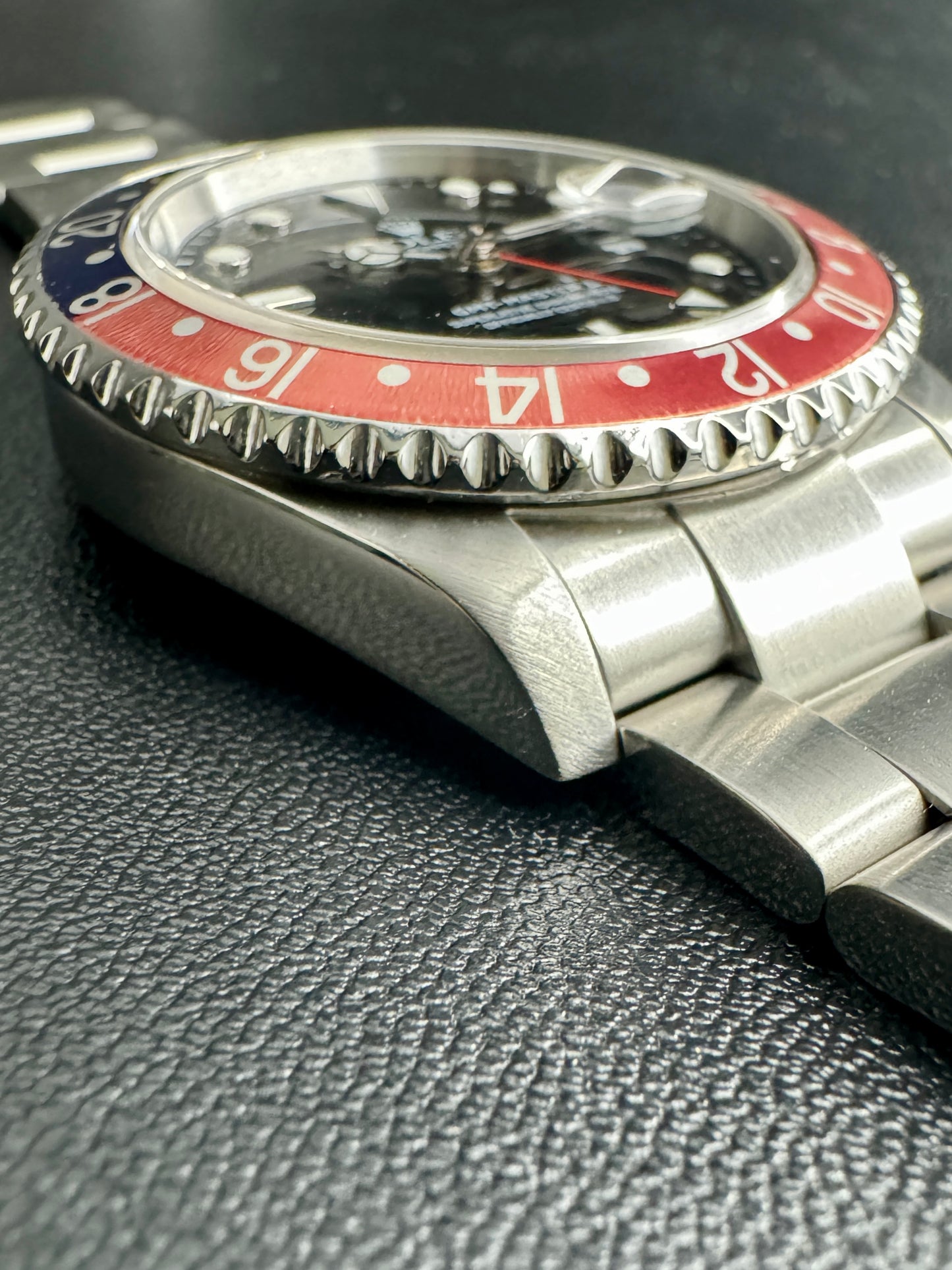 Rolex 16710 GMT Master II Pepsi D serial